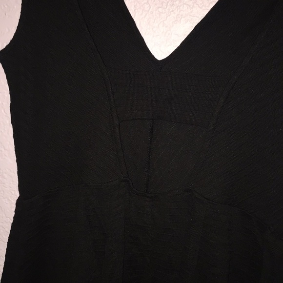 NWOT Open back little black dress - Picture 4 of 4